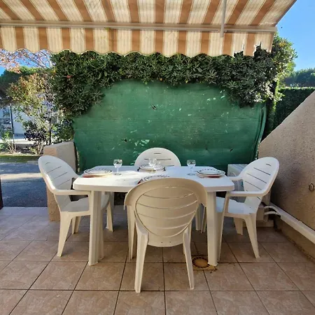 La Cyprienne Rez De Chaussee Avec Terrasse , Clim , Proche Et Marche Apartamento