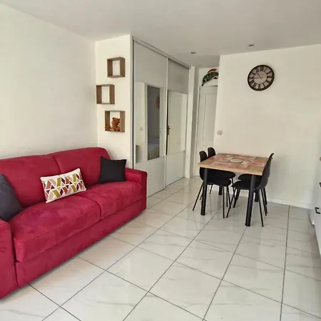 Apartment La Cyprienne Rez De Chaussee Avec Terrasse , Clim , Proche Et Marche *